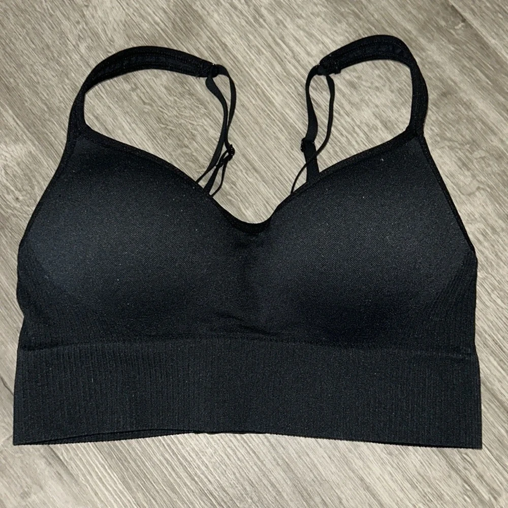 🩷FIRM PRICE🩷Victorias Secret Black Flow On Point Seamless Triangle Bra